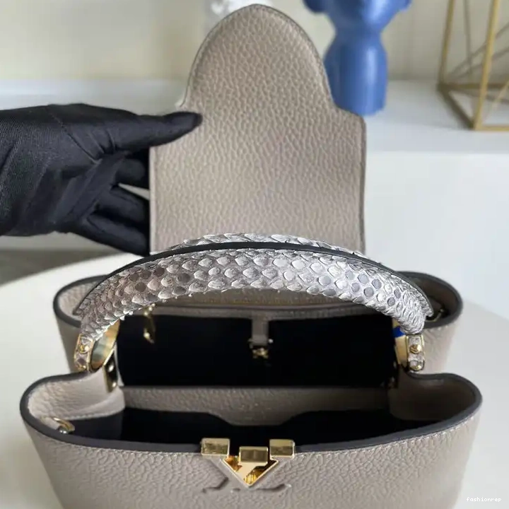 Fashionrepsfam ru LV 2110YA0112 Bags 1016